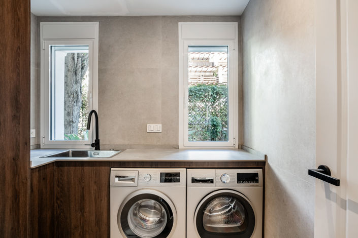 Image No.21-4 Bed Property for sale