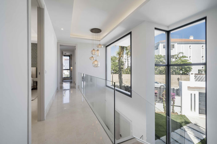 Image No.9-4 Bed Villa for sale