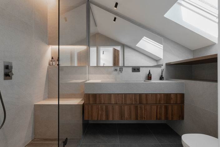 Image No.10-3 Bed Property for sale