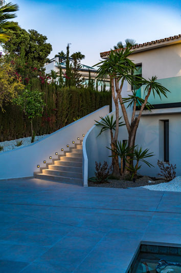 Image No.17-5 Bed Villa for sale