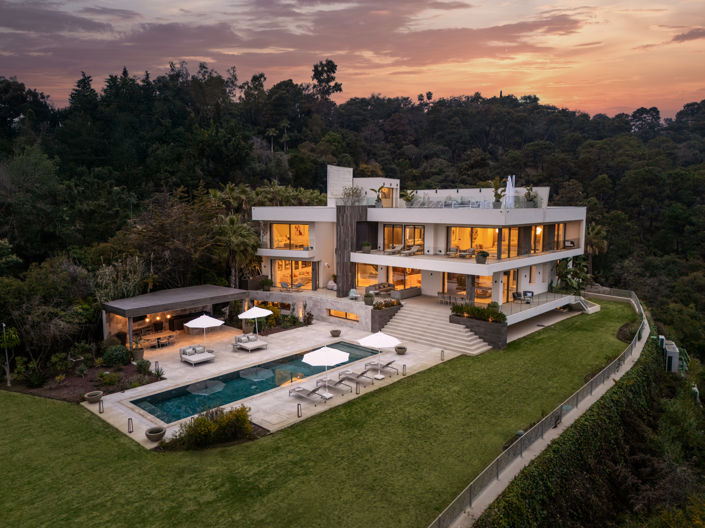 Image No.1-6 Bed Villa for sale