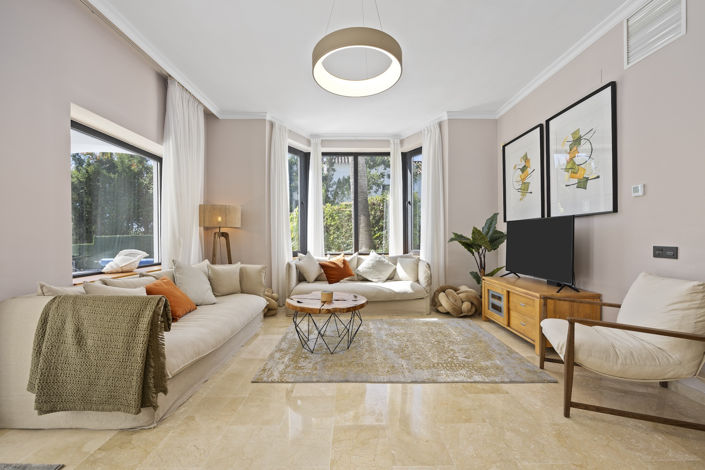 Image No.3-5 Bed Villa for sale