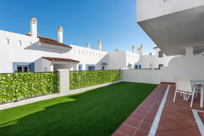 Image No.14-2 Bed Property for sale