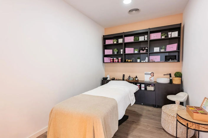 Image No.19-2 Bed Property for sale