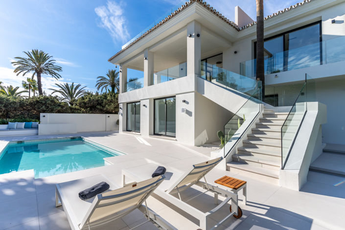 Image No.1-4 Bed Villa for sale