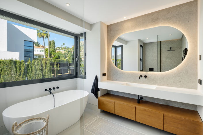 Image No.12-5 Bed Villa for sale