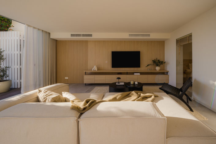 Image No.3-3 Bed Property for sale