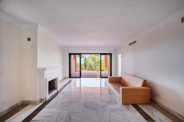 Image No.2-2 Bed Property for sale