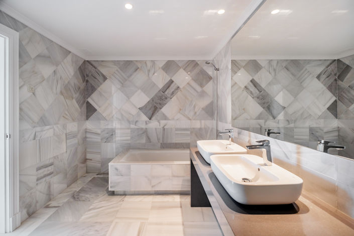 Image No.9-2 Bed Property for sale