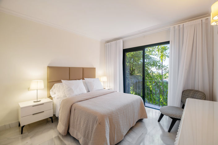 Image No.7-3 Bed Property for sale