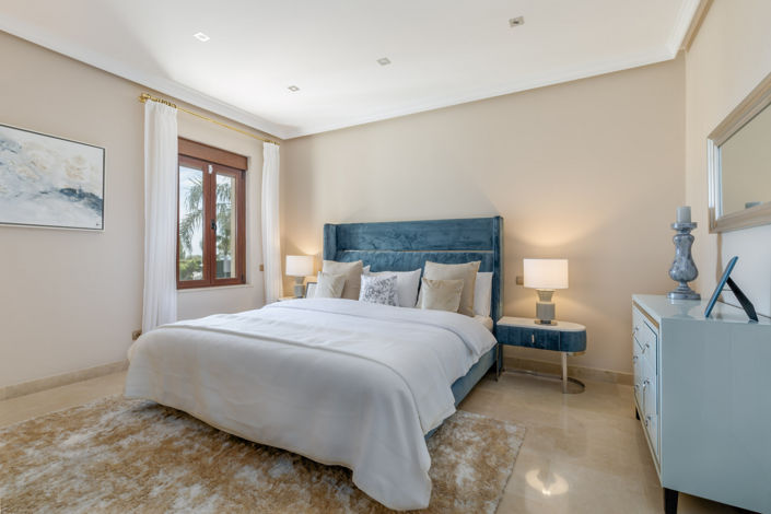 Image No.13-11 Bed Villa for sale