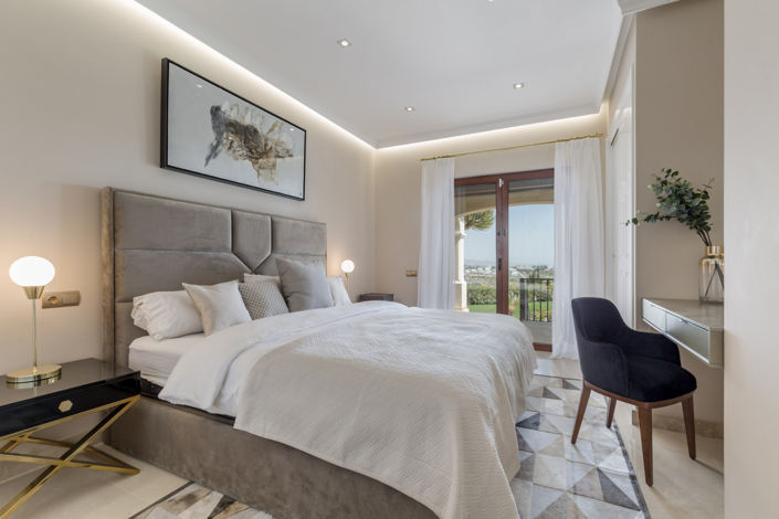 Image No.14-11 Bed Villa for sale