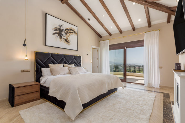 Image No.6-11 Bed Villa for sale