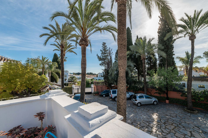 Image No.20-3 Bed Townhouse for sale