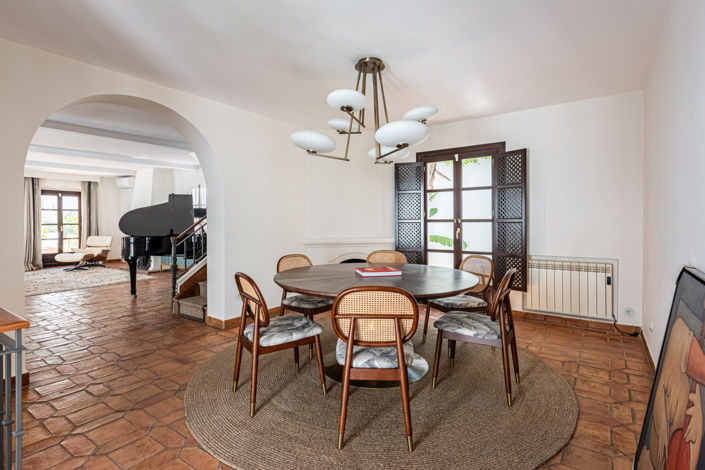 Image No.10-4 Bed House for sale