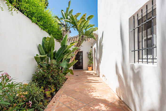 Image No.16-4 Bed House for sale