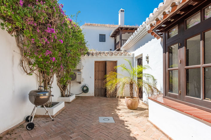 Image No.3-4 Bed House for sale