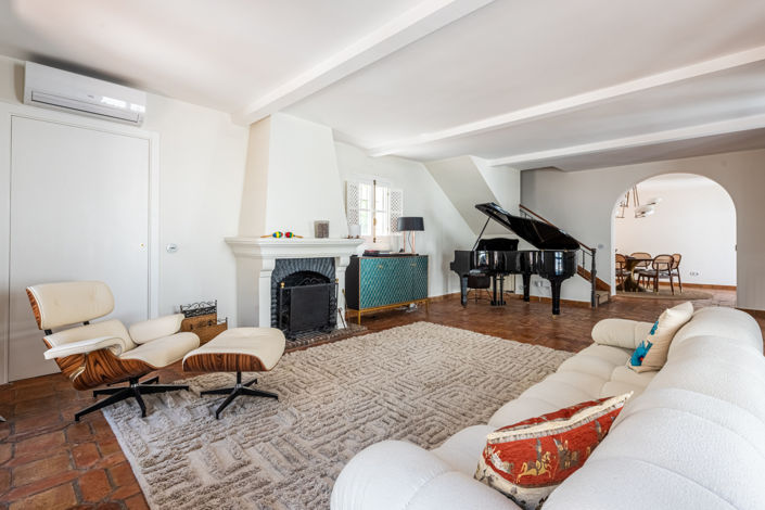 Image No.8-4 Bed House for sale