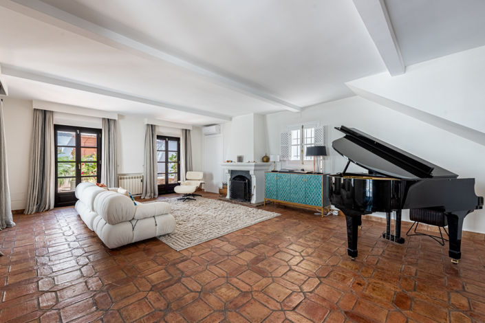 Image No.9-4 Bed House for sale