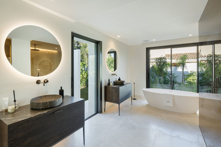 Image No.10-5 Bed Villa for sale