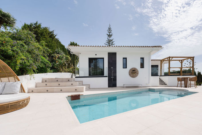 Image No.1-4 Bed Villa for sale