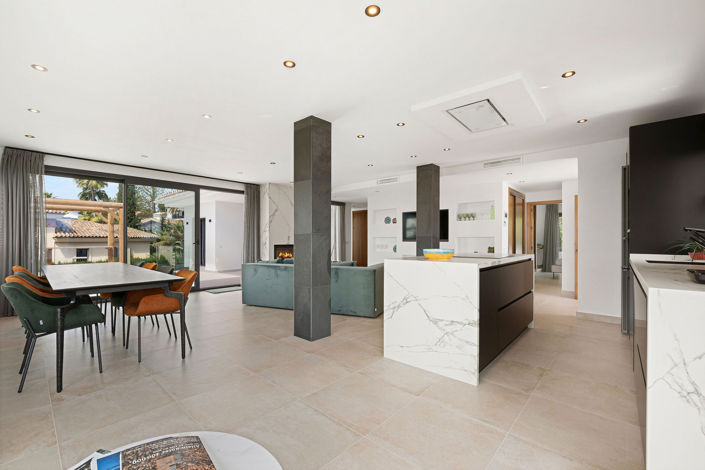 Image No.4-4 Bed Villa for sale