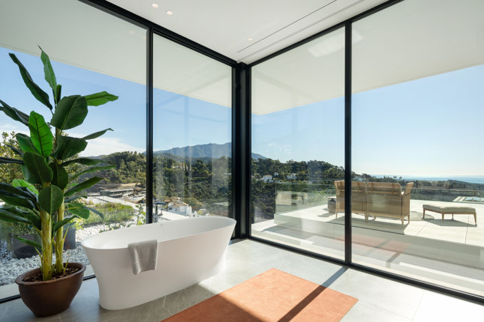 Image No.12-8 Bed Villa for sale