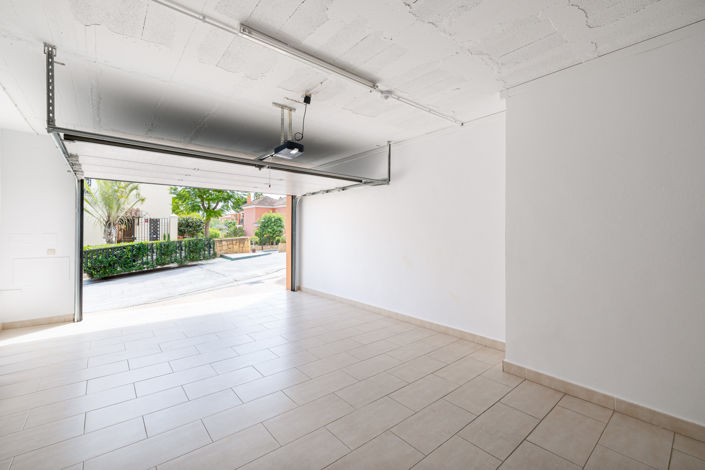 Image No.18-4 Bed Townhouse for sale