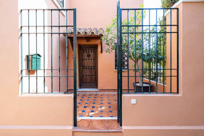 Image No.23-4 Bed Townhouse for sale