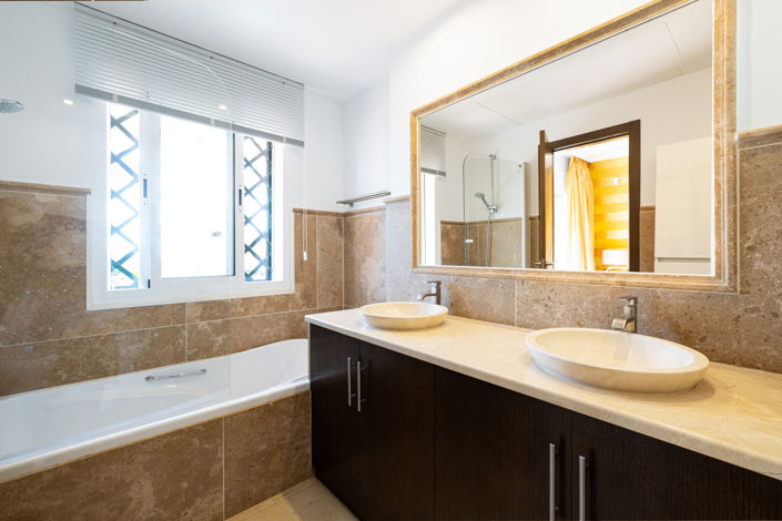 Image No.9-4 Bed Townhouse for sale