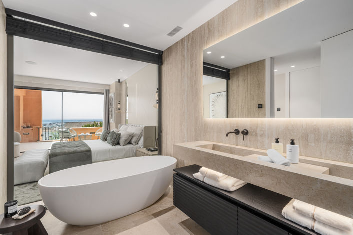 Image No.12-4 Bed Property for sale