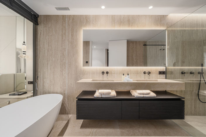 Image No.13-4 Bed Property for sale