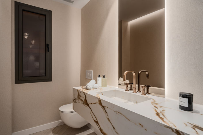 Image No.18-4 Bed Property for sale