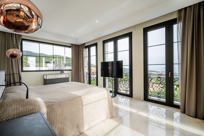 Image No.12-6 Bed Villa for sale