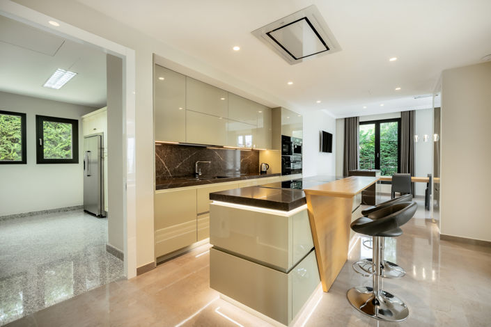 Image No.9-6 Bed Villa for sale