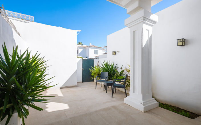 Image No.14-3 Bed Townhouse for sale