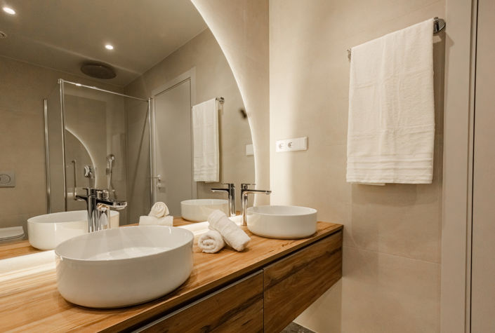 Image No.18-3 Bed Property for sale