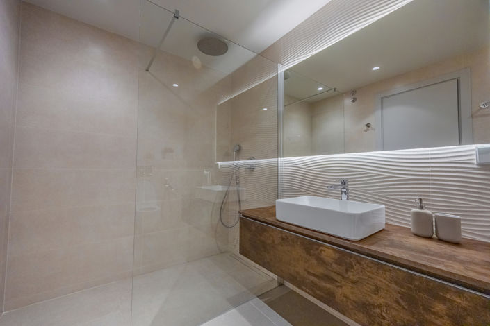 Image No.23-3 Bed Property for sale