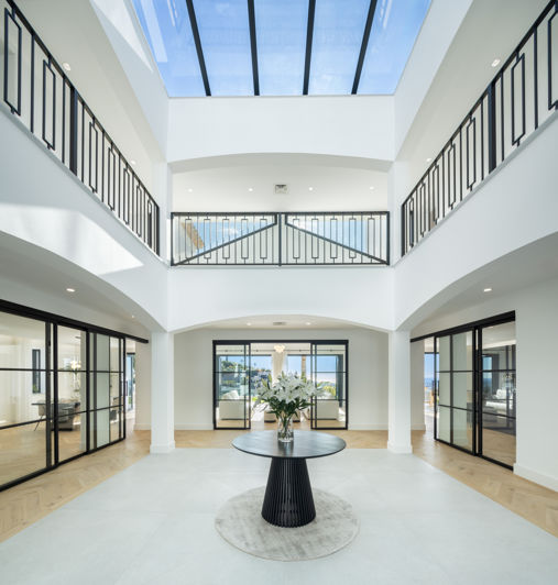 Image No.2-5 Bed Villa for sale