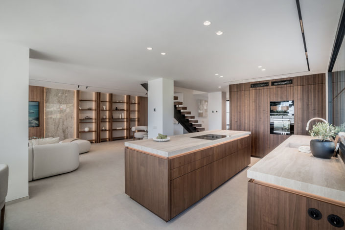 Image No.6-5 Bed House for sale