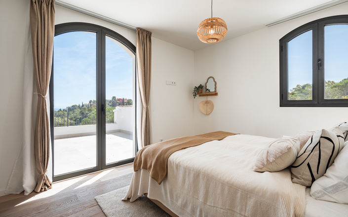 Image No.10-5 Bed Villa for sale