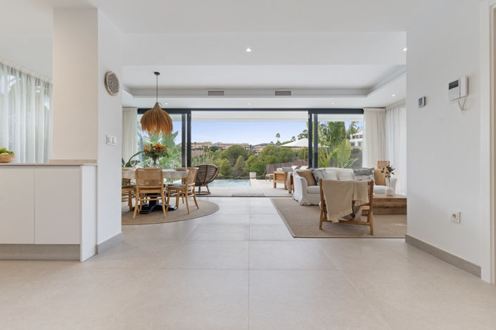 Image No.5-6 Bed Villa for sale