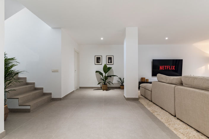 Image No.7-6 Bed Villa for sale