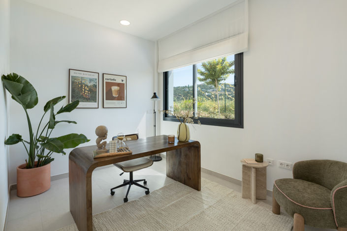 Image No.11-4 Bed House for sale