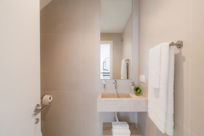 Image No.15-3 Bed Property for sale