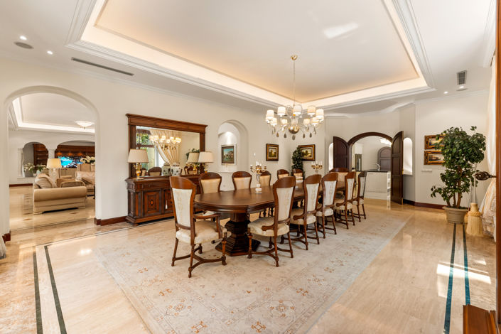 Image No.5-8 Bed Villa for sale