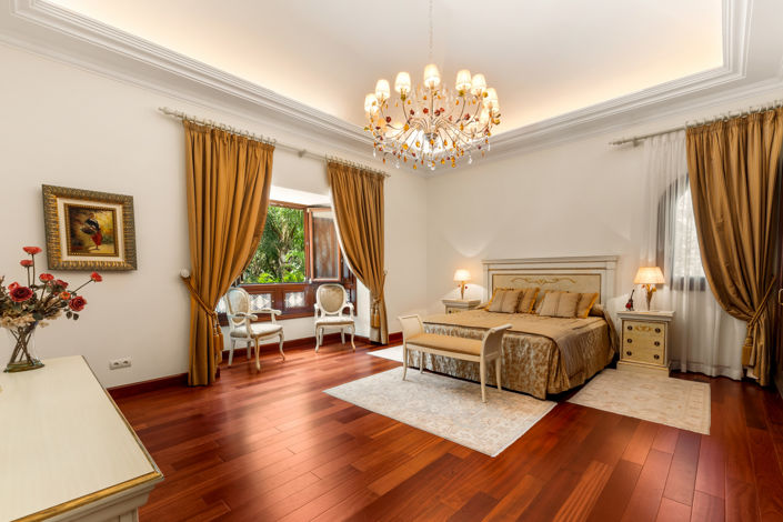 Image No.8-8 Bed Villa for sale