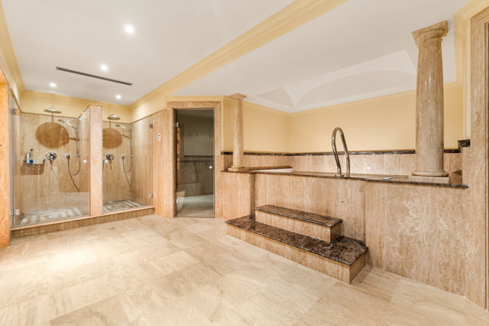 Image No.9-8 Bed Villa for sale