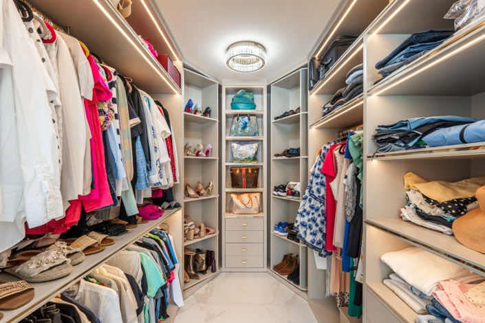 Image No.11-3 Bed Property for sale