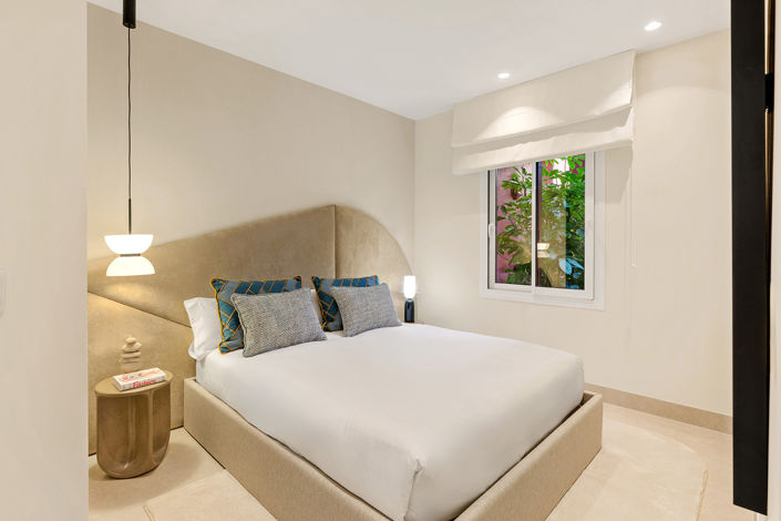 Image No.19-3 Bed Property for sale